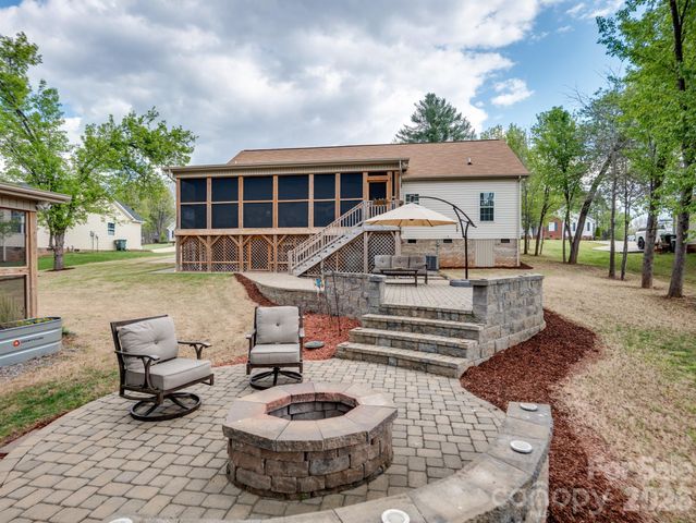 2235 Picnic Drive, Newton, NC 28658