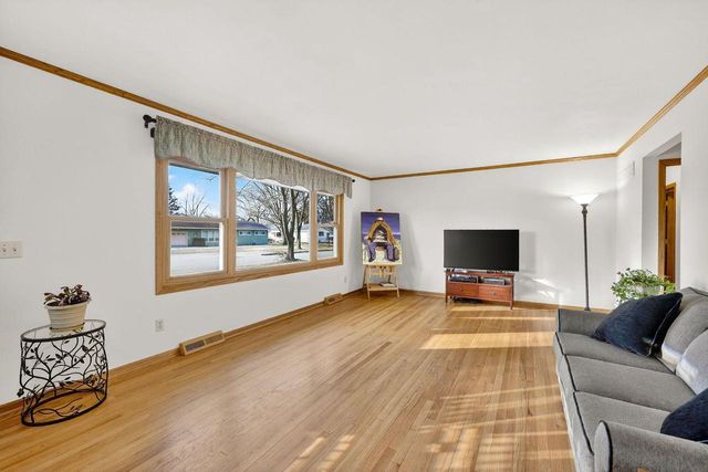 5110 Sherven Drive, Madison, WI 53716