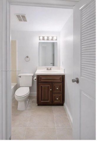 15620 SW 80th St H-304, Kendall, FL 33193