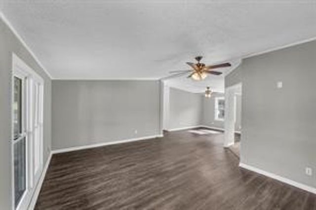 811 Winchester Drive, Moody, TX 76557