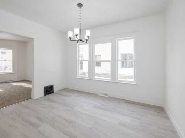 915 Hays Park Avenue, Kalamazoo City, MI 49001