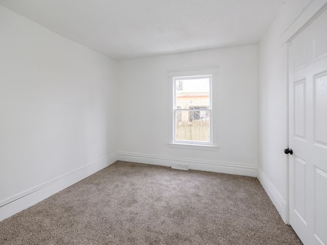 915 Hays Park Avenue, Kalamazoo City, MI 49001