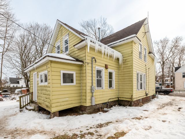 915 Hays Park Avenue, Kalamazoo City, MI 49001