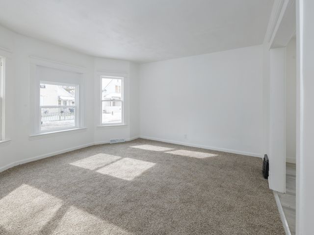 915 Hays Park Avenue, Kalamazoo City, MI 49001