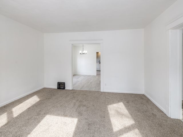 915 Hays Park Avenue, Kalamazoo City, MI 49001