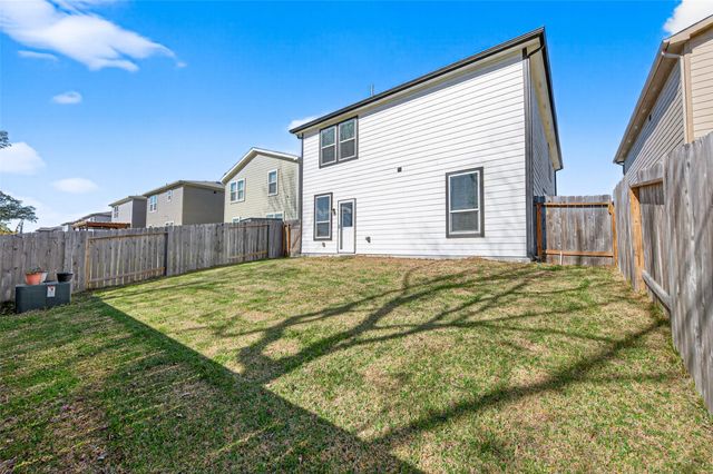 7326 Madison Commons Lane, Houston, TX 77075