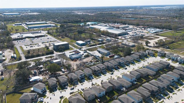 7326 Madison Commons Lane, Houston, TX 77075