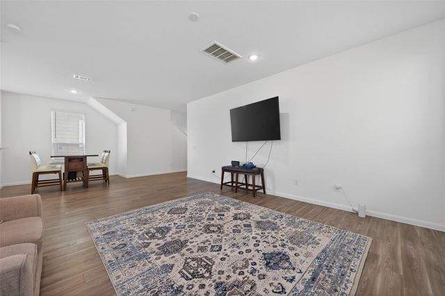 7326 Madison Commons Lane, Houston, TX 77075