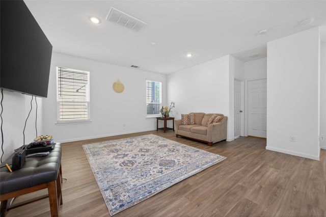 7326 Madison Commons Lane, Houston, TX 77075