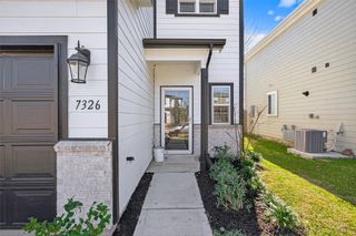 7326 Madison Commons Lane, Houston, TX 77075