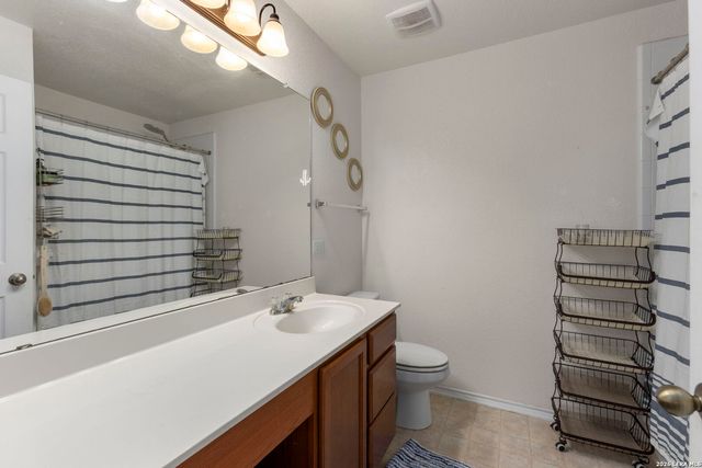 160 Desert Flower, Boerne, TX 78006