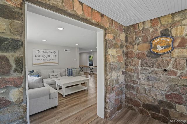 3051 Elmwood Drive, Fort Gratiot, MI 48059