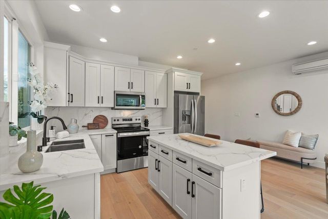 186 W Rincon Avenue, Campbell, CA 95008