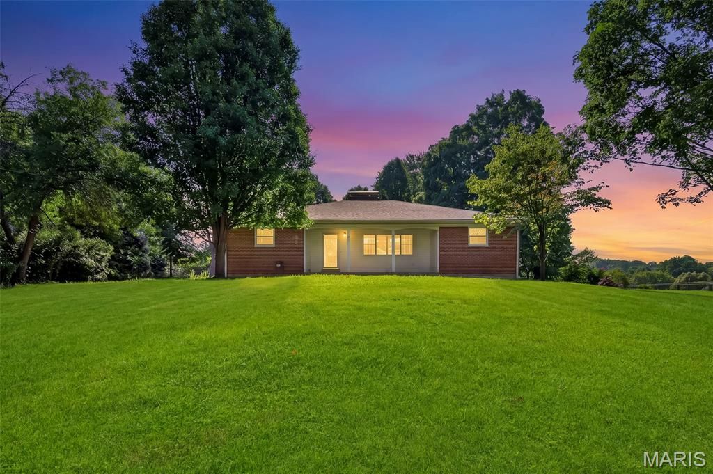 3278 Taylor Avenue, Bridgeton, MO 63044