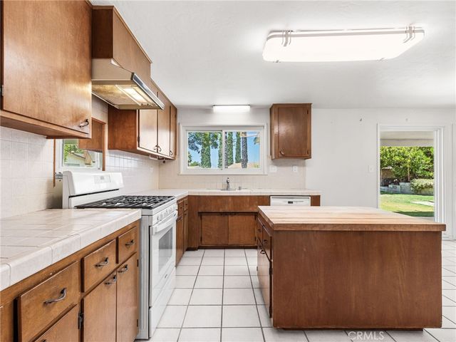 2973 Flanders, Riverside, CA 92507