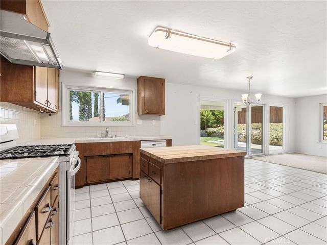 2973 Flanders, Riverside, CA 92507
