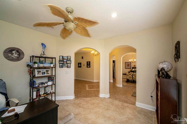 3273 Mcmillan Creek Dr, Milton, FL 32583