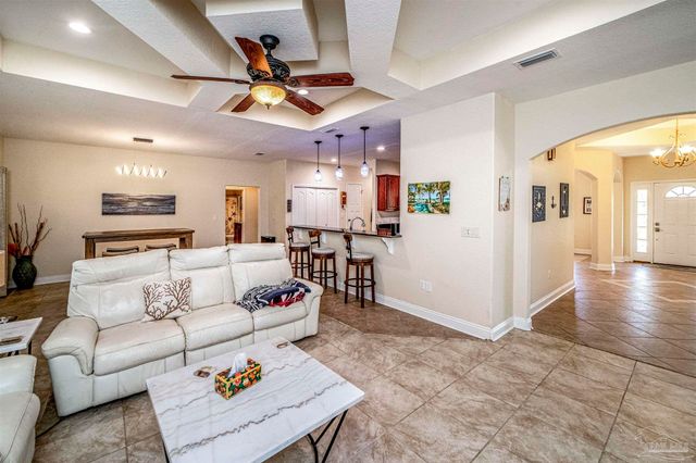 3273 Mcmillan Creek Dr, Milton, FL 32583