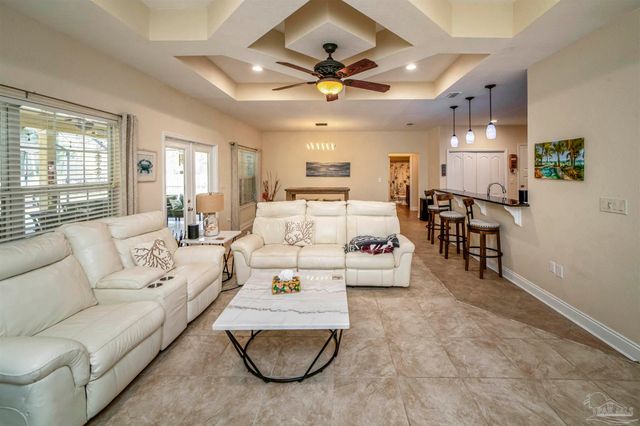 3273 Mcmillan Creek Dr, Milton, FL 32583