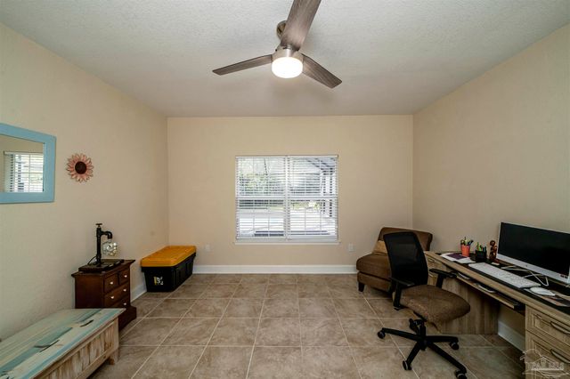 3273 Mcmillan Creek Dr, Milton, FL 32583