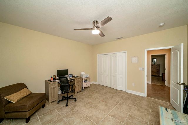 3273 Mcmillan Creek Dr, Milton, FL 32583