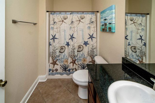 3273 Mcmillan Creek Dr, Milton, FL 32583