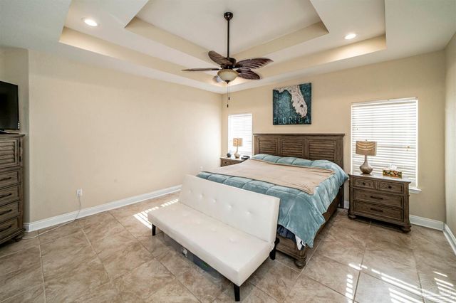 3273 Mcmillan Creek Dr, Milton, FL 32583