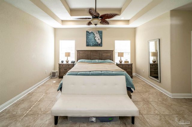 3273 Mcmillan Creek Dr, Milton, FL 32583