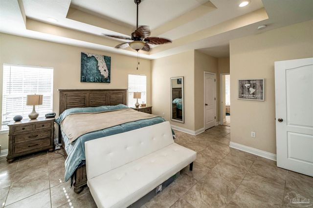 3273 Mcmillan Creek Dr, Milton, FL 32583