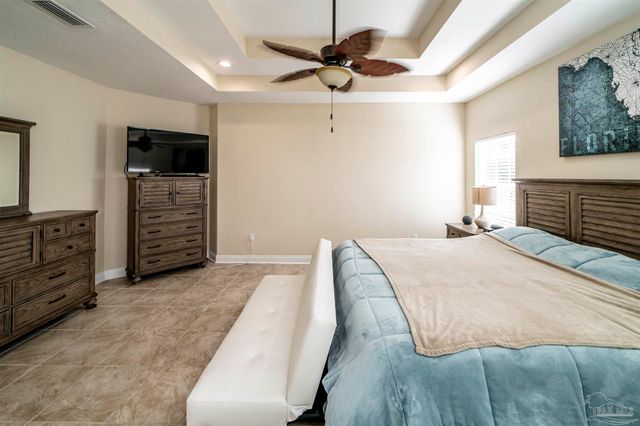 3273 Mcmillan Creek Dr, Milton, FL 32583