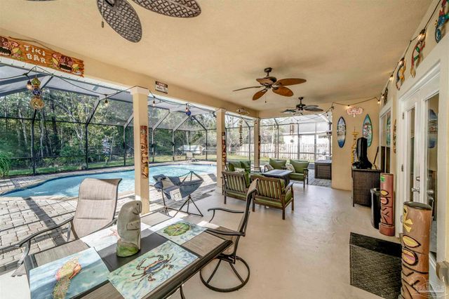 3273 Mcmillan Creek Dr, Milton, FL 32583