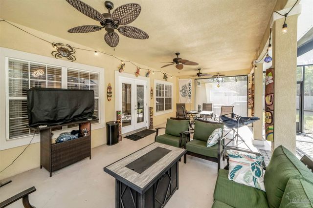 3273 Mcmillan Creek Dr, Milton, FL 32583