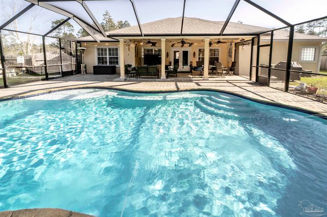 3273 Mcmillan Creek Dr, Milton, FL 32583