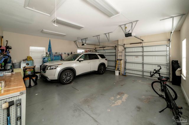 3273 Mcmillan Creek Dr, Milton, FL 32583