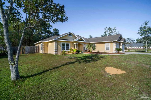 3273 Mcmillan Creek Dr, Milton, FL 32583
