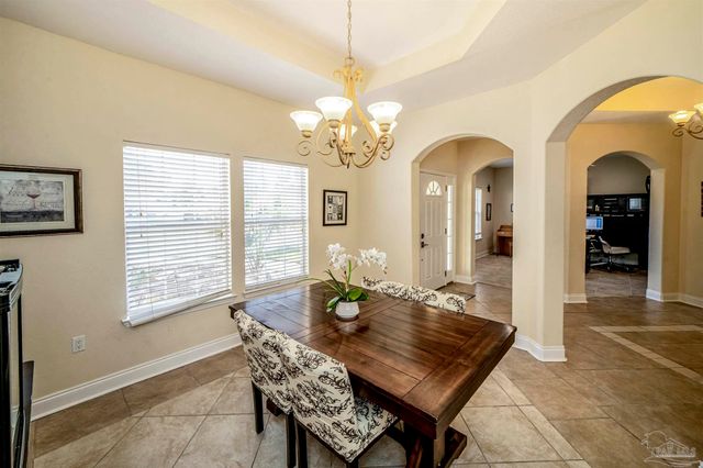 3273 Mcmillan Creek Dr, Milton, FL 32583