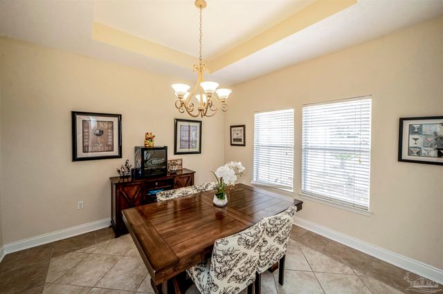 3273 Mcmillan Creek Dr, Milton, FL 32583