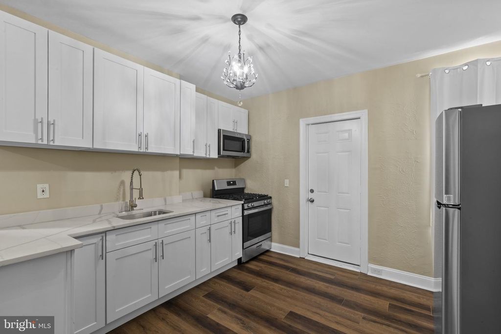 925 N BELNORD AVE, Baltimore, MD 21205