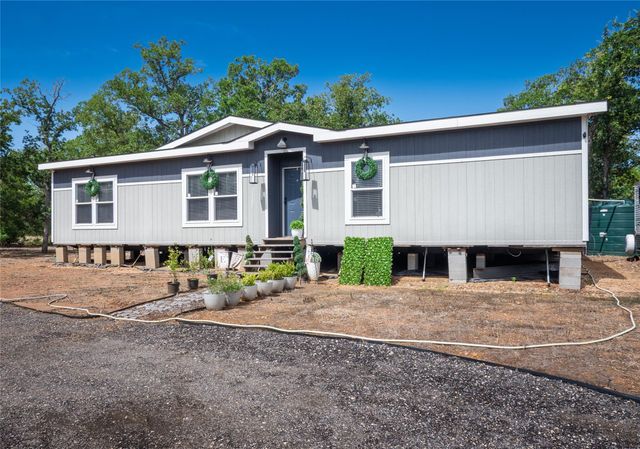 1686 FM 2104, Paige, TX 78659
