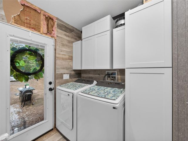1686 FM 2104, Paige, TX 78659