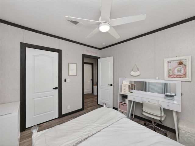 1686 FM 2104, Paige, TX 78659