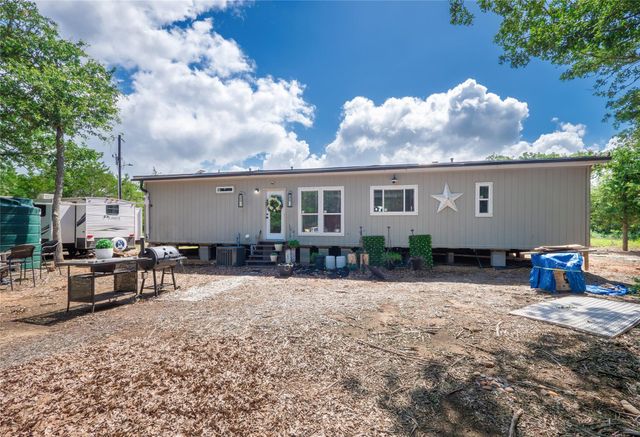 1686 FM 2104, Paige, TX 78659