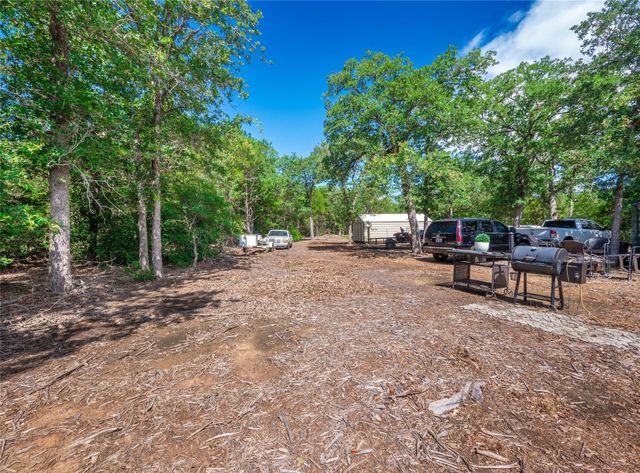 1686 FM 2104, Paige, TX 78659