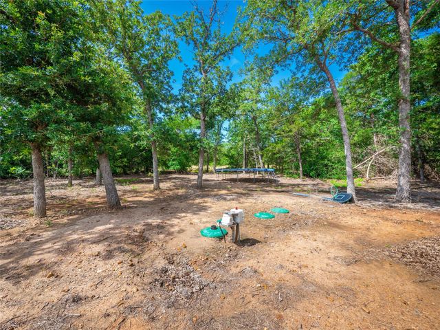 1686 FM 2104, Paige, TX 78659