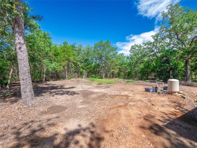 1686 FM 2104, Paige, TX 78659