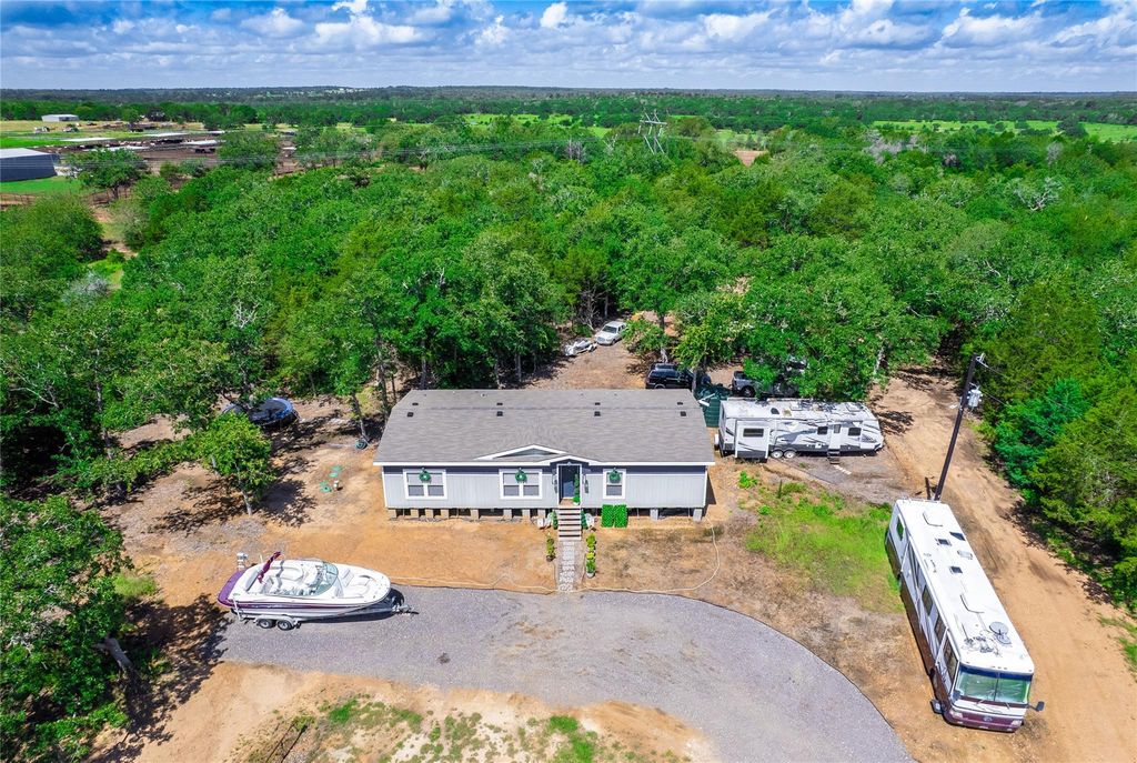 1686 FM 2104, Paige, TX 78659