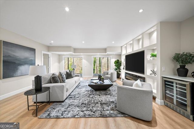 250 Bruton Way, Atlanta, GA 30342