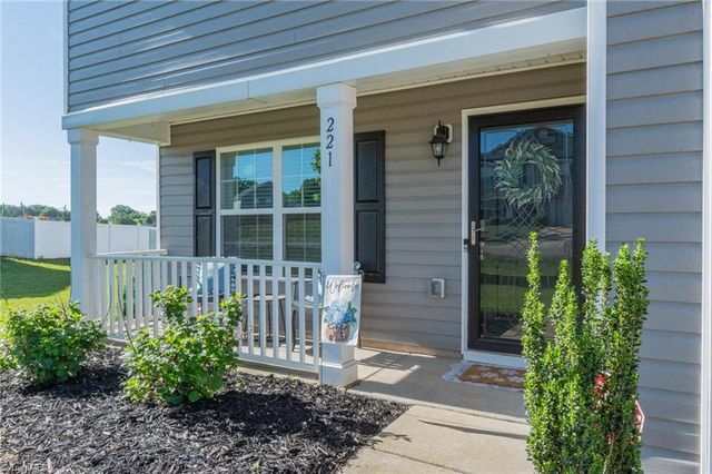 221 Estelle Drive, Lexington, NC 27295
