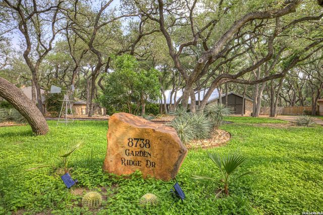 8738 GARDEN RIDGE DR, San Antonio, TX 78266