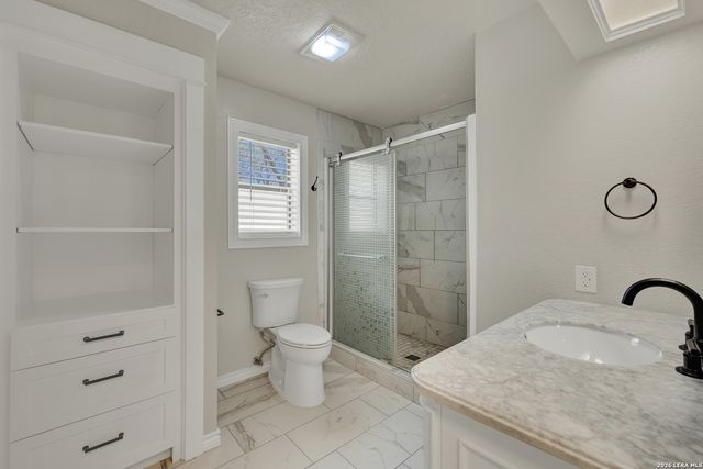 8738 GARDEN RIDGE DR, San Antonio, TX 78266